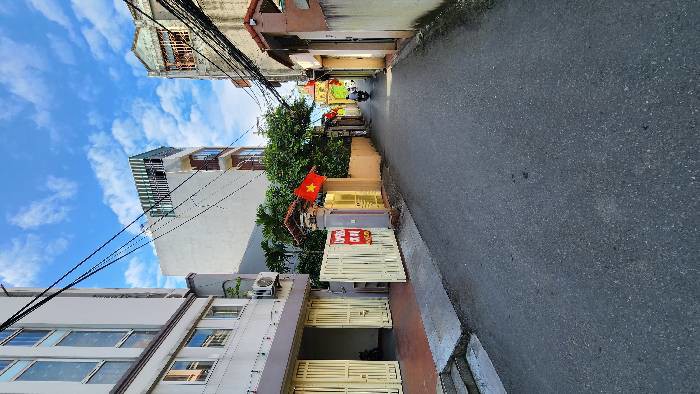 Hơn 8 Tỷ Nhà Ngõ 71 Bồ Đề 37M X 4T, Chỉ 1 Nhà Ra Mặt Phố Oto Tránh