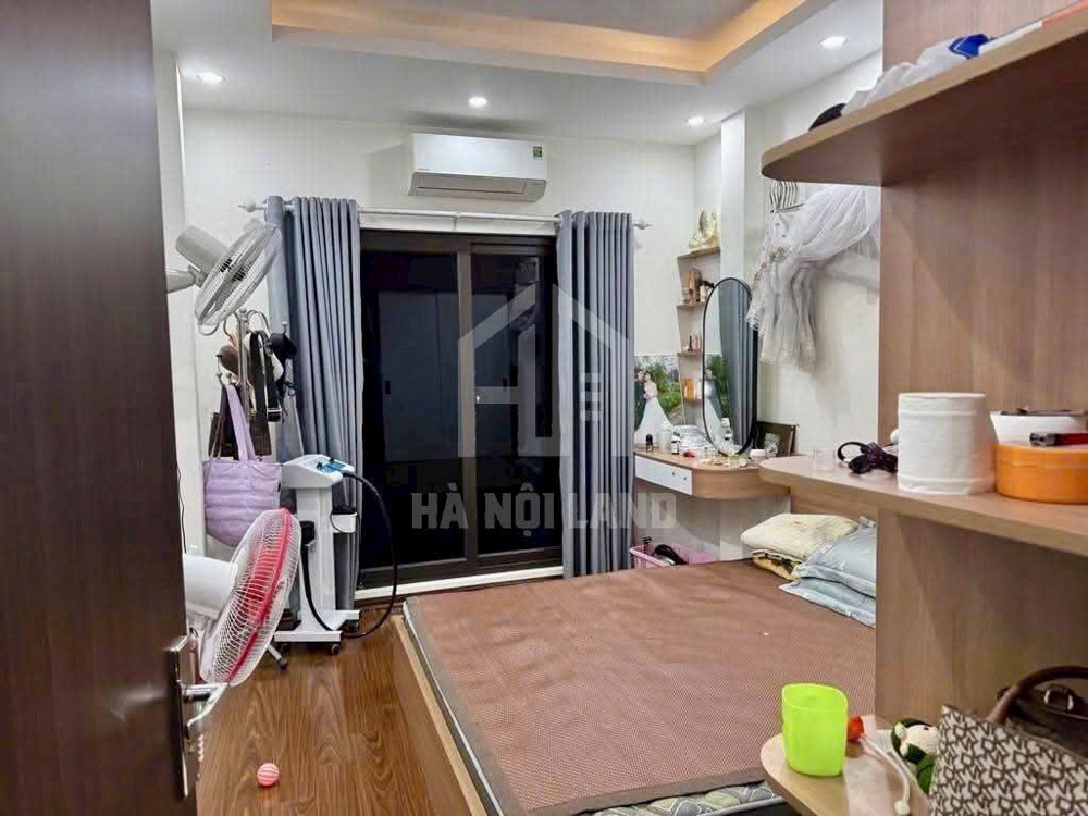 CHỦ NHÀ CẦN BÁN CĂN NHÀ 4 TẦNG  Ở LAI XÁ .DÂN XÂY NGÕ THÔNG .Ô TÔ QUA NHÀ. GẦN ĐẠI HỌC THÀNH