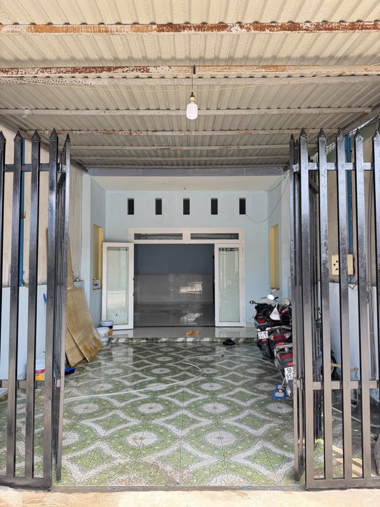 Cho thuê nhà mặt tiền đường D11, vị trí trung tâm KDC Thuận Giao – rất phù hợp kinh doanh buôn bán