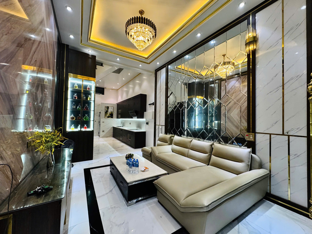 Chuyển Nhượng Nhà 5 Tầng Mặt Đường Hoàng Quý – Thông Chùa Hàng, Hải Phòng