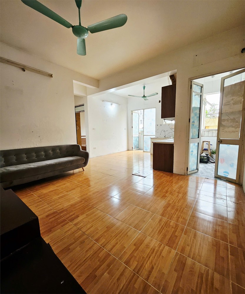 Bán CHCC F4 Trung Kính, SĐ 82 m2 - Tầng Trung - 2 PN + 2WC + 3 Logia - 7.2 Tỷ