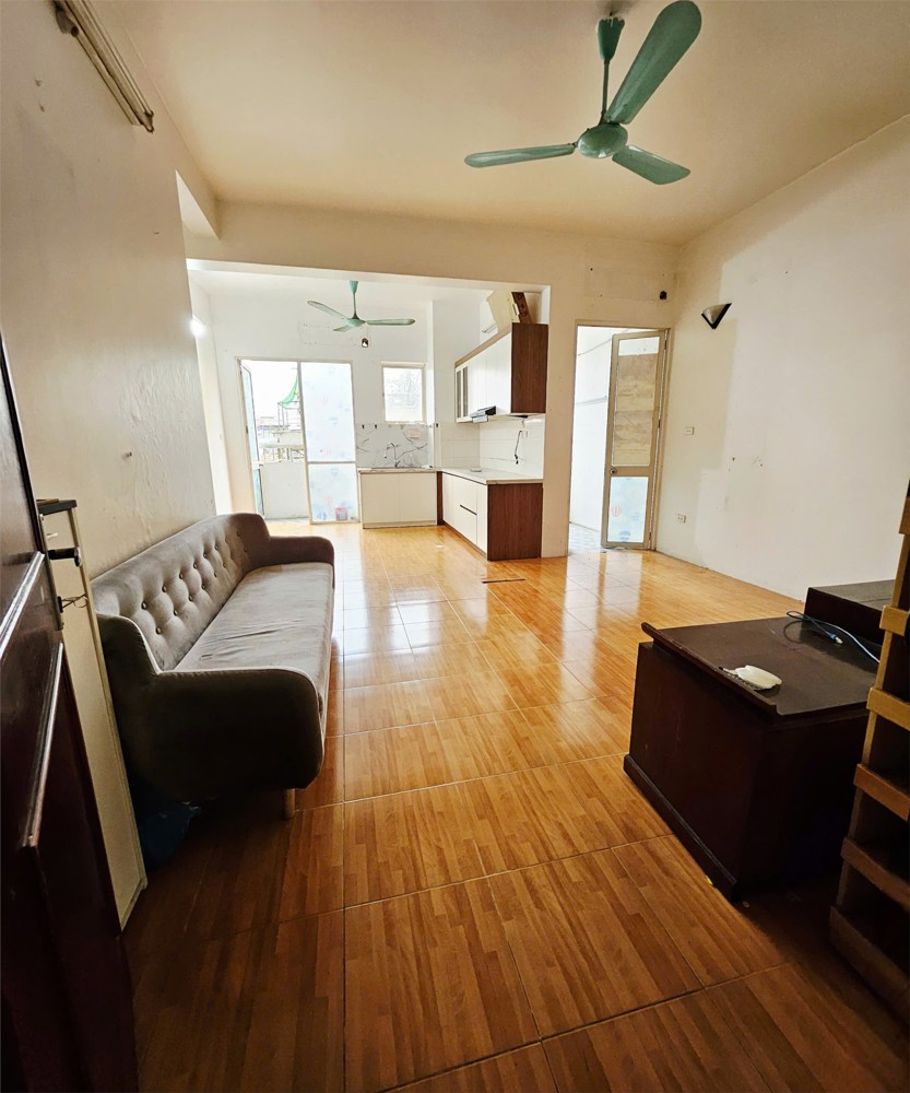 Bán CHCC F4 Trung Kính, SĐ 82 m2 - Tầng Trung - 2 PN + 2WC + 3 Logia - 7.2 Tỷ