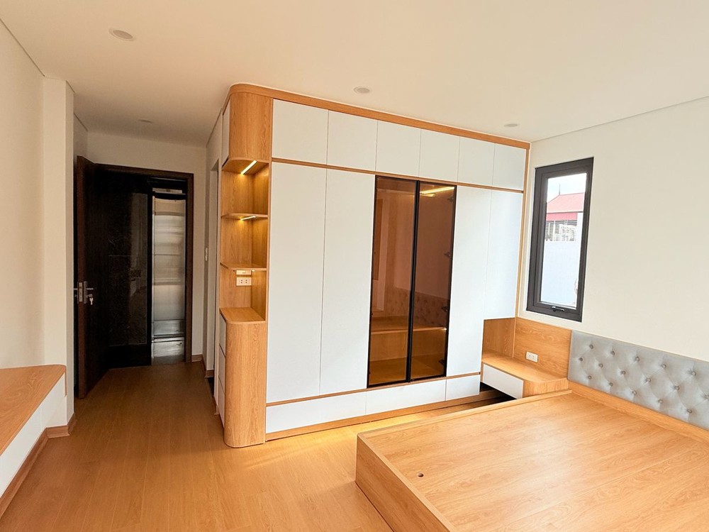 Nhà Mới 6 Tầng- Thang Máy Lô Góc  Vũ Xuân Thiều 53M2 X 6 Tầng X 9 Tỷ Long Biên Hà Nội