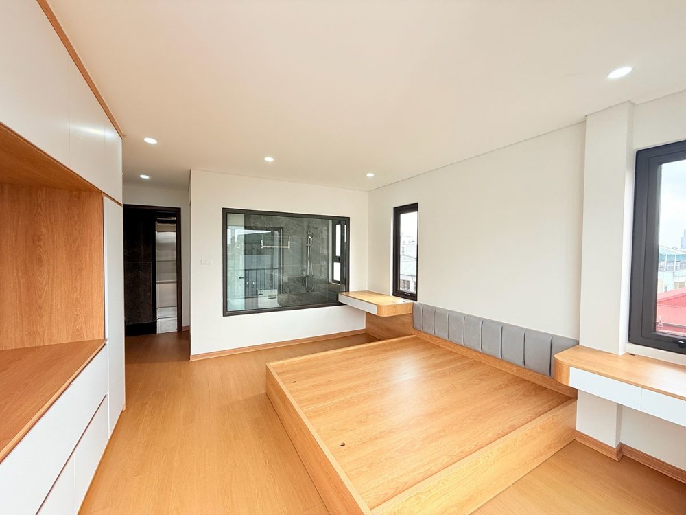 Nhà Mới 6 Tầng- Thang Máy Lô Góc  Vũ Xuân Thiều 53M2 X 6 Tầng X 9 Tỷ Long Biên Hà Nội