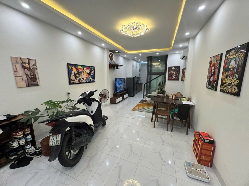 Nhà Đẹp Ô Tô Chánh- Vào Nhà Đức Giang- Long Biên 5 Tầng 45M2 X 12.5 Tỷ Long Biên Hà Nội