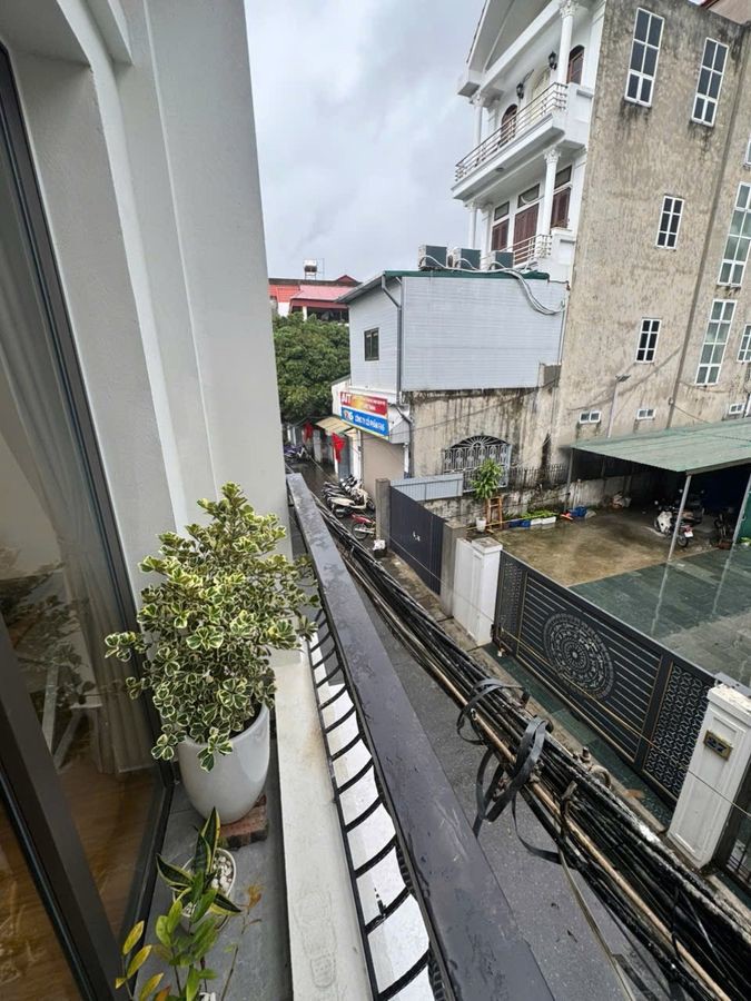 Nhà Đẹp Ô Tô Chánh- Vào Nhà Đức Giang- Long Biên 5 Tầng 45M2 X 12.5 Tỷ Long Biên Hà Nội