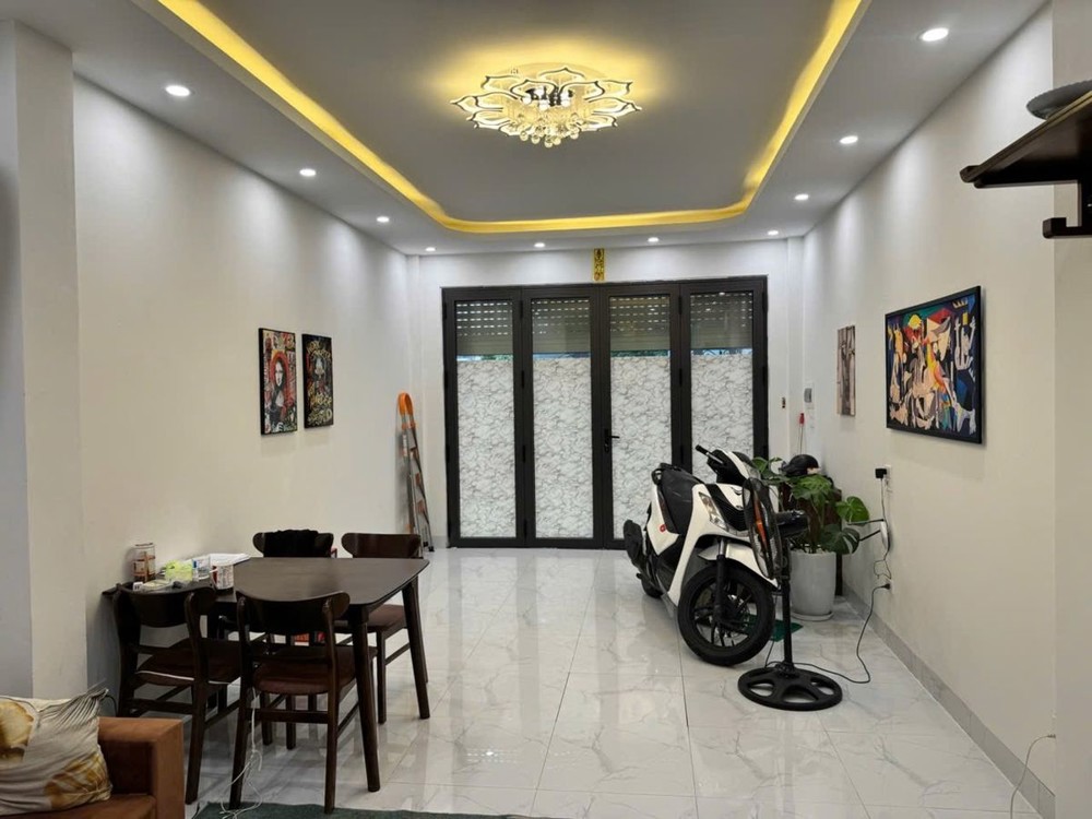 Nhà Đẹp Ô Tô Chánh- Vào Nhà Đức Giang- Long Biên 5 Tầng 45M2 X 12.5 Tỷ Long Biên Hà Nội