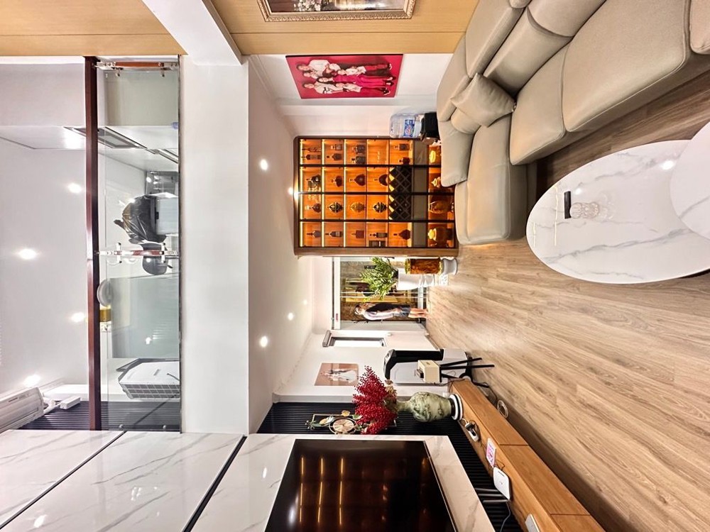 VÀI BƯỚC CHÂN RA HỒ TÂY - VỊ TRÍ CỰC HIẾM NHÀ BÁN - NGÕ THÔNG - THANG MÁY - GẦN Ô TÔ_46M2