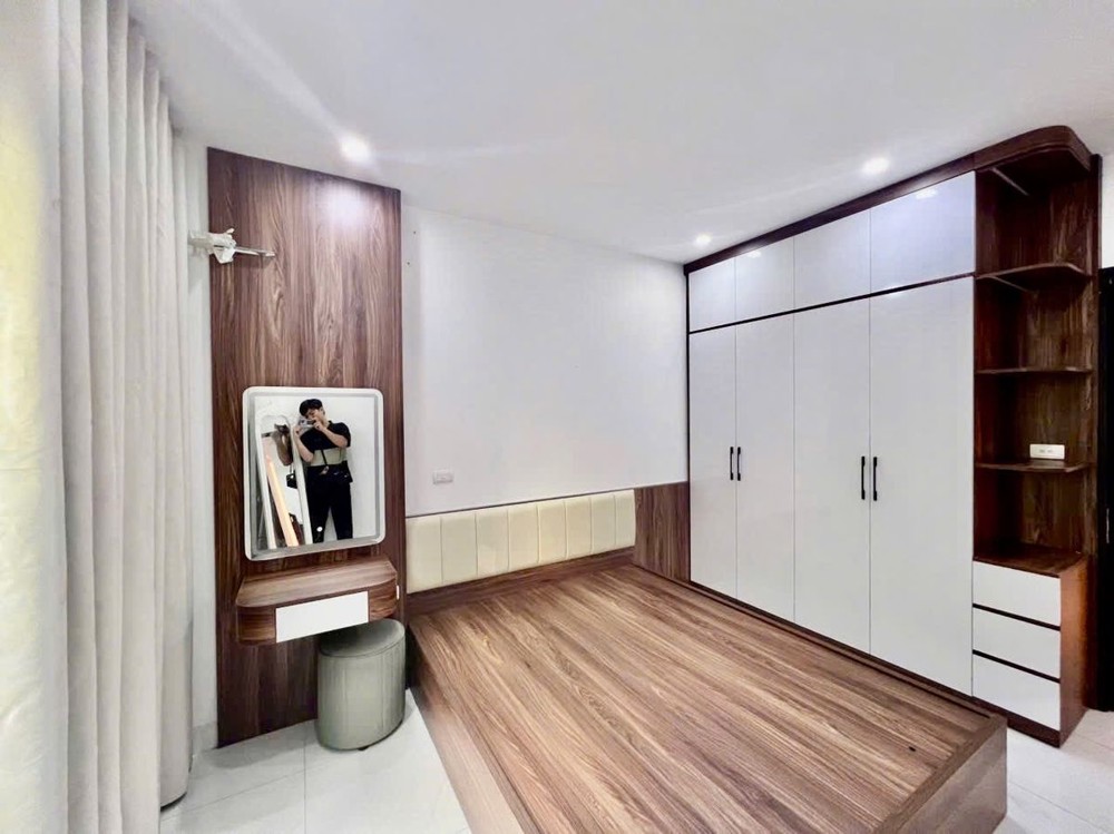 Nhà Mới Full Nội Thất 4 Tầng  Nguyễn Sơn- Long  41M2 X 8.85 Tỷ Long Biên-Hà Nội