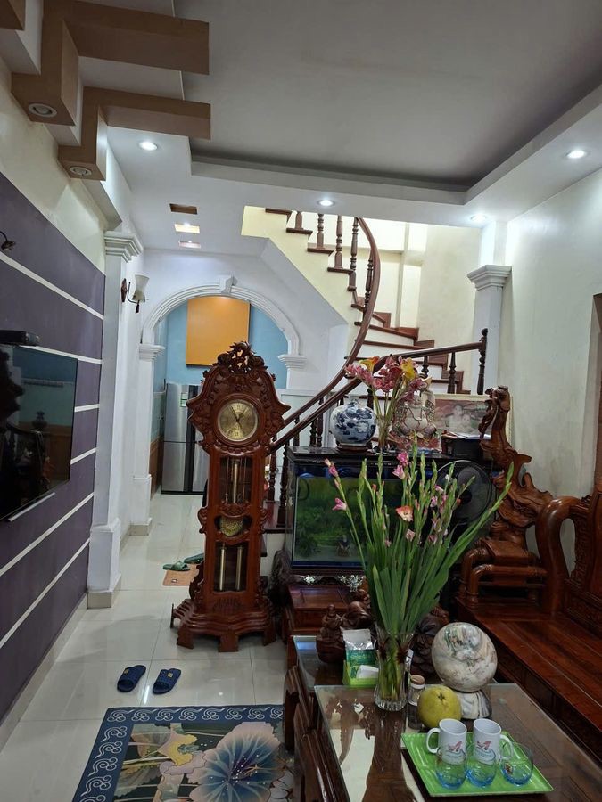 BÁN NHÀ RIÊNG Thượng Thanh-Long Biên 44m2 X 4 Tầng X 8.3 Tỷ Long Biên Hà Nội