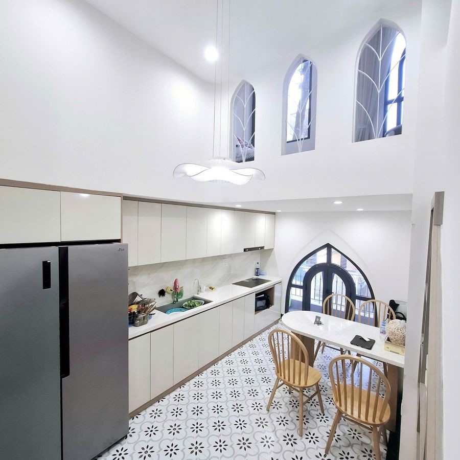 NHÀ ĐẸP FULL NỘI THẤT Ô TÔ ĐỖ CỬA Phố Trạm 34m2 X 6 Tầng 10.5 Tỷ Long Biên Hà Nội