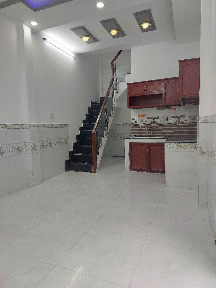 D1811 ⚡ Sát Sân Bóng Đá Tân Xuân Hóc Môn, Vuông, 2 Tầng, 9X4m, 1.X Tỷ