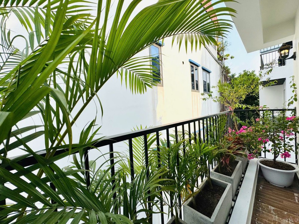 BÁN NHÀ MỚI FULL NỘI THẤT Ô TÔ ĐỖ CỬA Ngọc Thụy 51m2 X 5 Tầng12.9 Tỷ Long Biên Hà Nội