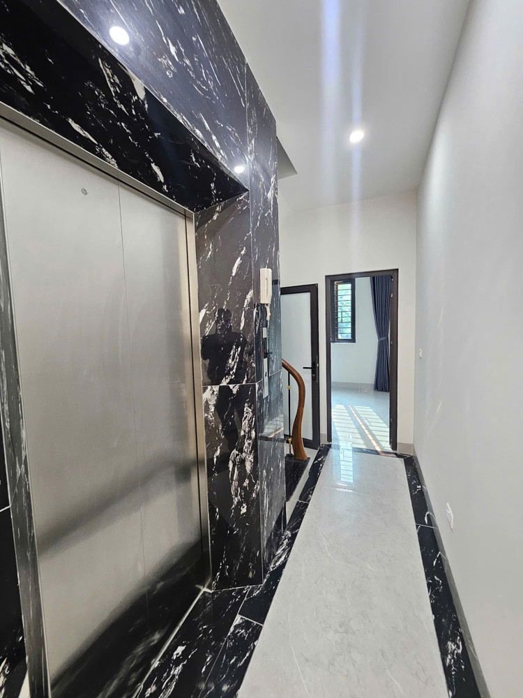 NHÀ MẶT NGÕ THÔNG Ô TÔ -KINH DOANH Tư Đình 50 m2 X 5 Tầng 15.8 tỷ Long Biên-Hà Nội