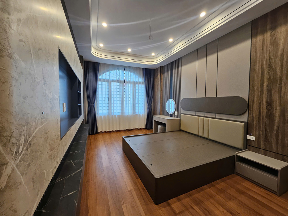 NHÀ MẶT NGÕ THÔNG Ô TÔ -KINH DOANH Tư Đình 50 m2 X 5 Tầng 15.8 tỷ Long Biên-Hà Nội