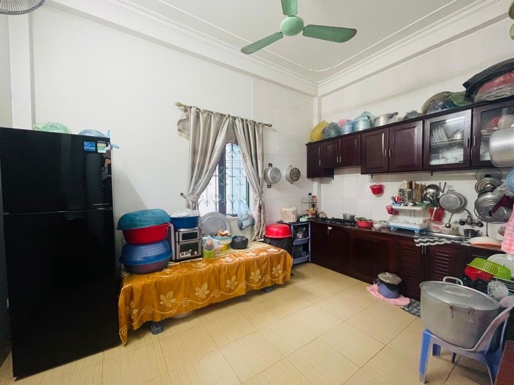 Bán nhà Hoàng Cầu_ô tô dừng đỗ ngày đêm, quay đầu thoải mái_vuông vắn_75m2_giá chào 30 tỷ