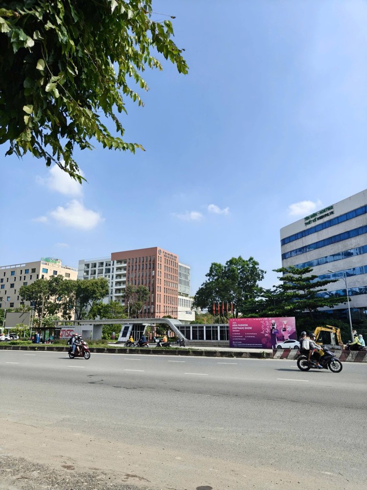 Bán nhà mặt tiền 5 lầu 6x20m giá 13,7 tỷ Đường Tô Ký