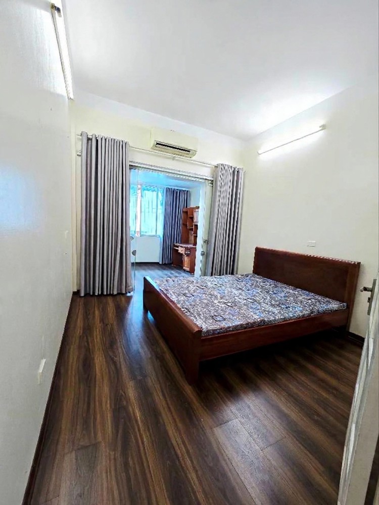 bán nhà tập thể nguyễn phong sắc cầu giấy DT 48/90m giá 5,55 tỷ ô tô đỗ cửa