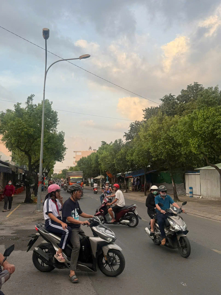 Chính Chủ Bán – Lô Góc 2 Mặt Tiền Ngã Tư Vip – Thị Trấn Hóc Môn