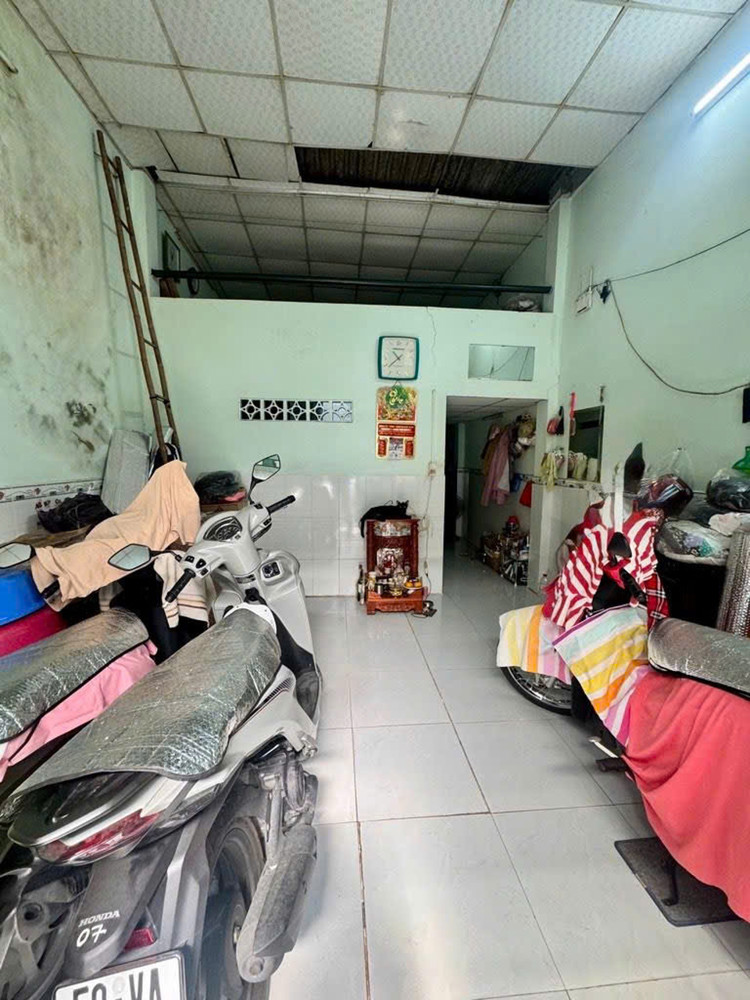 L1815 ⭐️ Nhà Thạnh Lộc 31 Q12, SHR, Vuông, 4x11m, 2.x tỷ