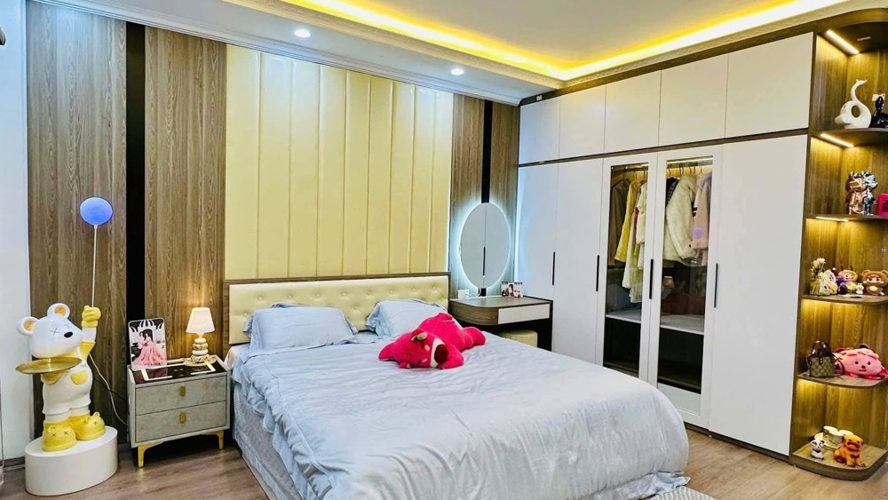 CỰC HIẾM THANG MÁY- NHÀ ĐẸP MỚI TIHH-PHỐ XUÂN ĐỈNH-31M ,5T, 8,8 TỶ -GẦN Ô TÔ- NGÕ THÔNG