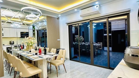 CỰC HIẾM THANG MÁY- NHÀ ĐẸP MỚI TIHH-PHỐ XUÂN ĐỈNH-31M ,5T, 8,8 TỶ -GẦN Ô TÔ- NGÕ THÔNG