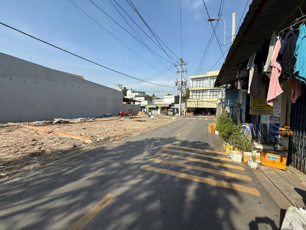 SỈ 3 LÔ ĐẤT MẶT TIỀN TÂN XUÂN 4 – SÁT SONG HÀNH – KINH DOANH ĐỈNH