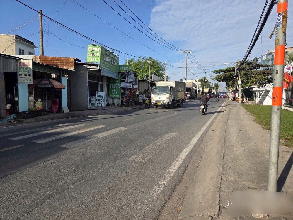 NHÀ MẶT TIỀN BÙI CÔNG TRỪNG – NGANG LỚN NỞ HẬU – DÒNG TIỀN SẴN