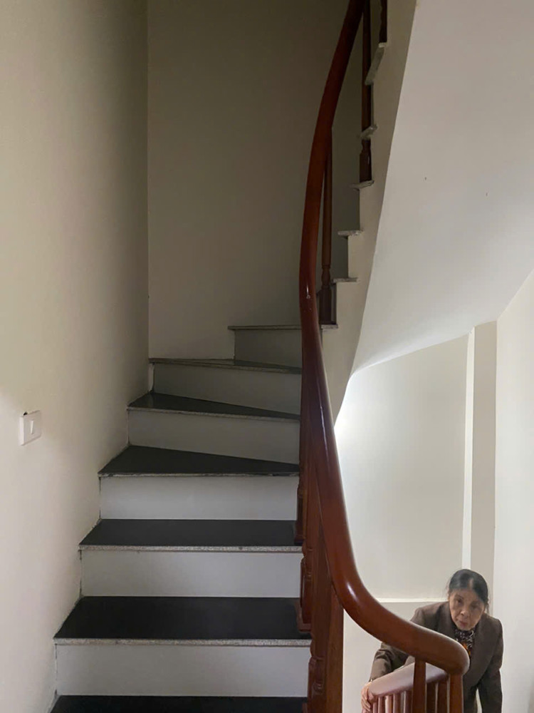 Bán nhà có SĐCC  ngõ 195 Hoàng Mai 42m2 x 5 tầng, 3PN, 7.9 tỷ