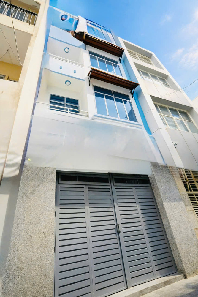 Không Căn Thứ 2 – Nhà Sát Mặt Tiền Tô Hiến Thành, Quận 10, Full Nội Thất Đẹp - 4 Tầng - 51M2