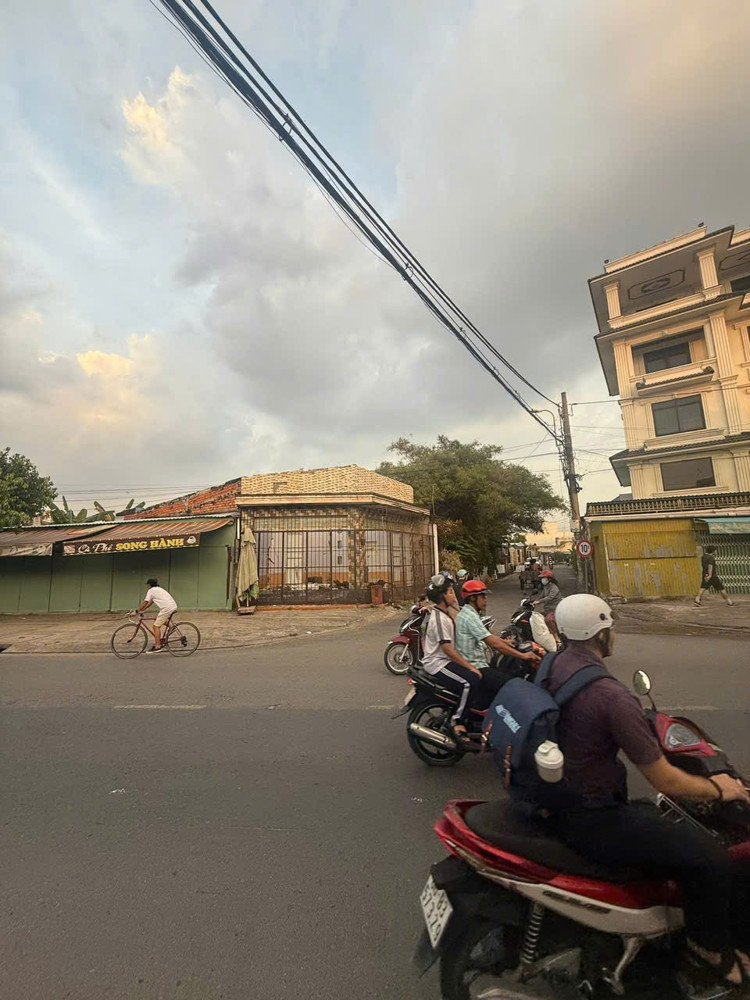 CHÍNH CHỦ BÁN – LÔ GÓC 2 MẶT TIỀN NGÃ TƯ VIP – THỊ TRẤN HÓC MÔN