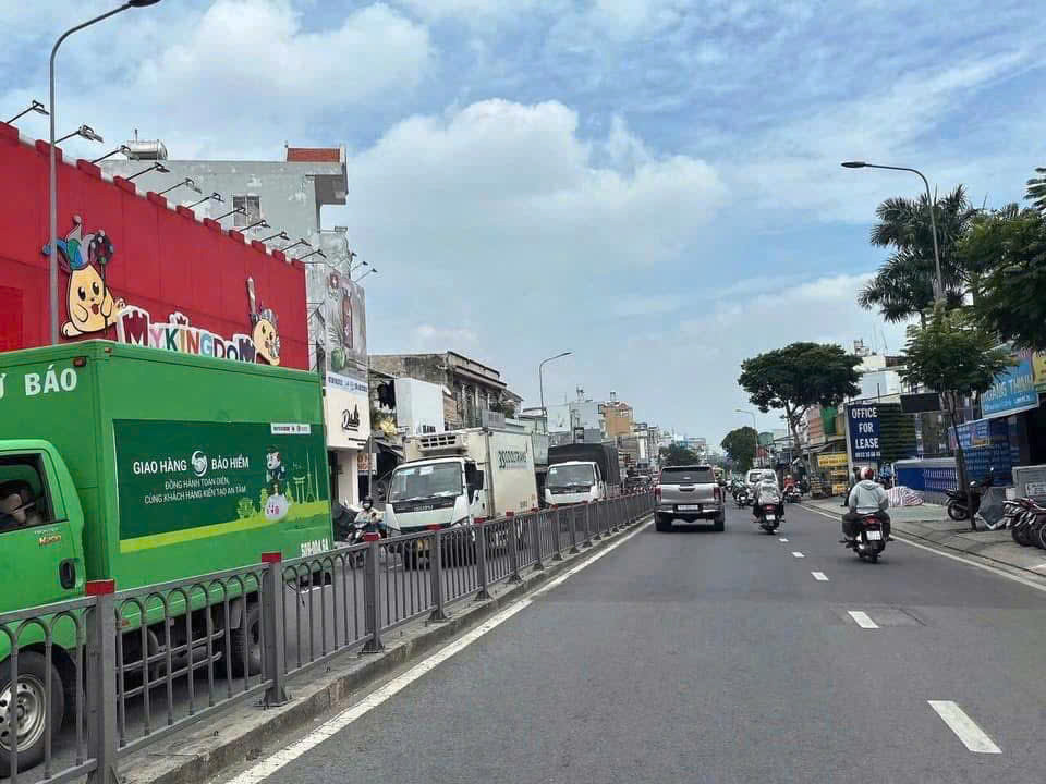 KHÁCH SẠN 7 LẦU – NGANG 9M – KDC NAM LONG HÀ HUY GIÁP – DÒNG TIỀN 70TR/THÁNG