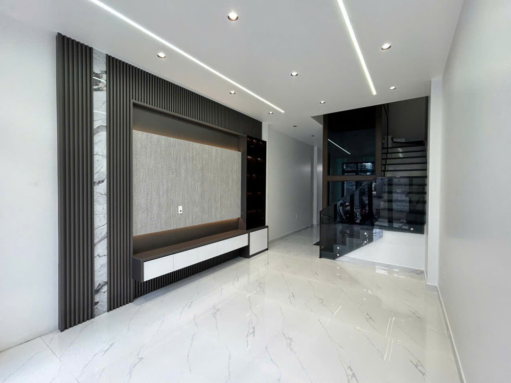 Mở bán nhà 4 tầng có thang máy tại Quán Nam Trại Lẻ Hải Phòng