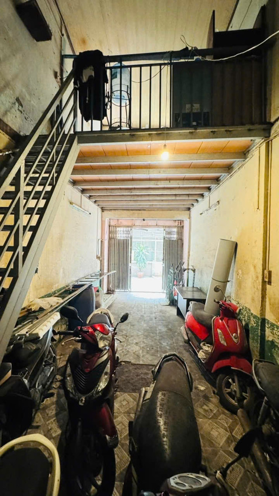 📣 Quận 1 - Giáp Trần Hưng Đạo - Hẻm Xe Hơi nhỏ  - Gần Mặt Tiền - Không Quy Hoạch - Nhỉnh 6 Tỷ 3