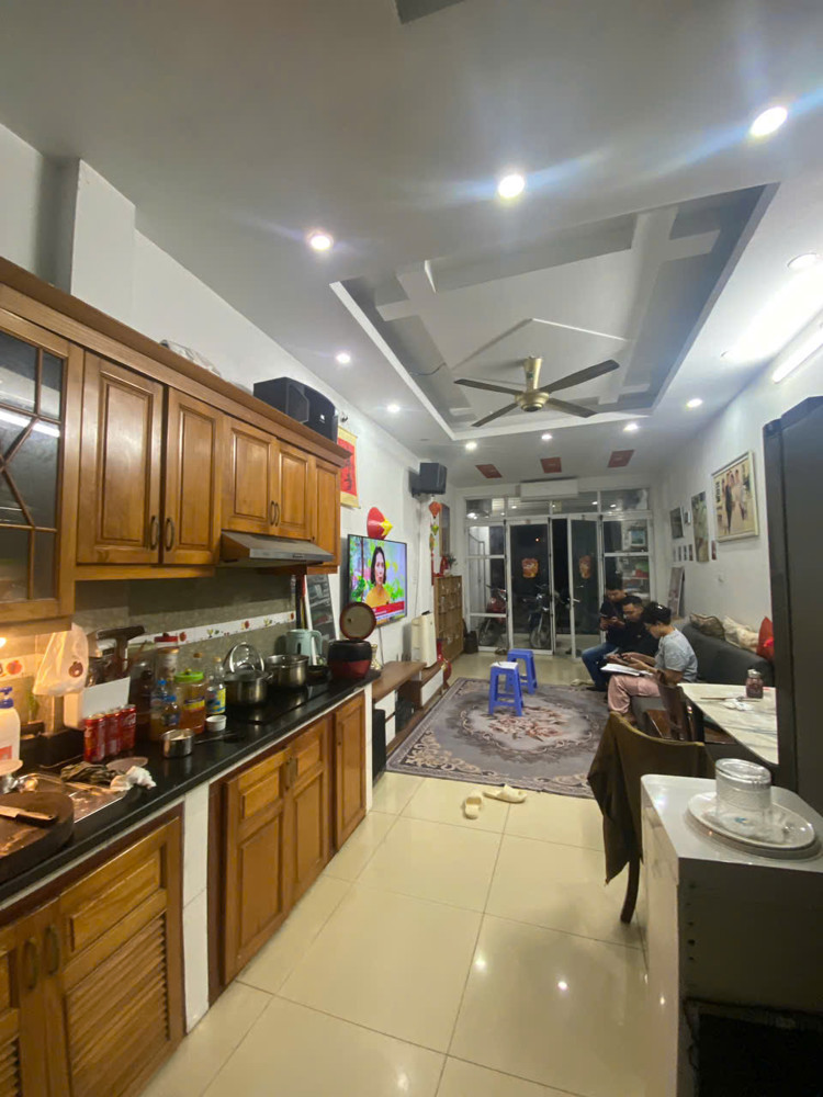 Bán nhà Đức Giang – ô tô vào nhà – 5 tầng – khu dân cư ổn định