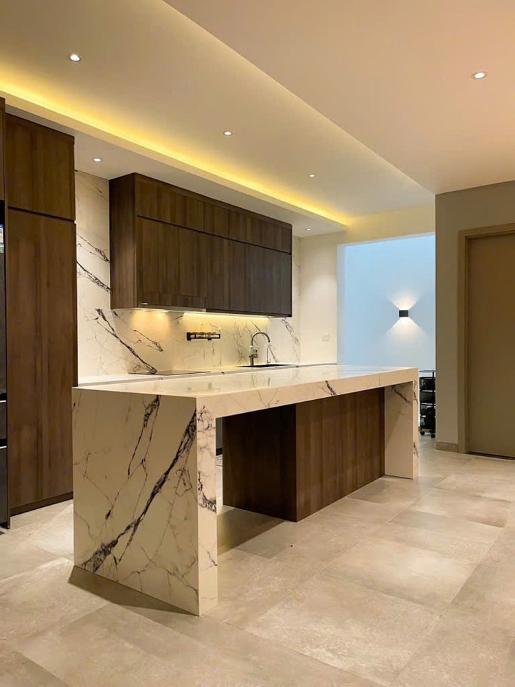 BÁN NHÀ NGUYỄN VĂN CỪ LONG BIÊN,THANG MÁY,OTO ĐỖ CỬA,NGÕ THÔNG,44M