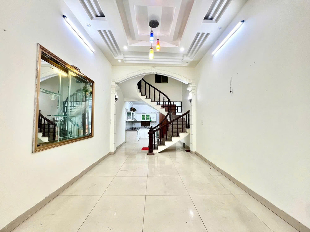 Bán Nhà 4 Tầng Mặt Đường Văn Cao – Vị Trí Đẳng Cấp, Kinh Doanh Đỉnh Cao Hải Phòng