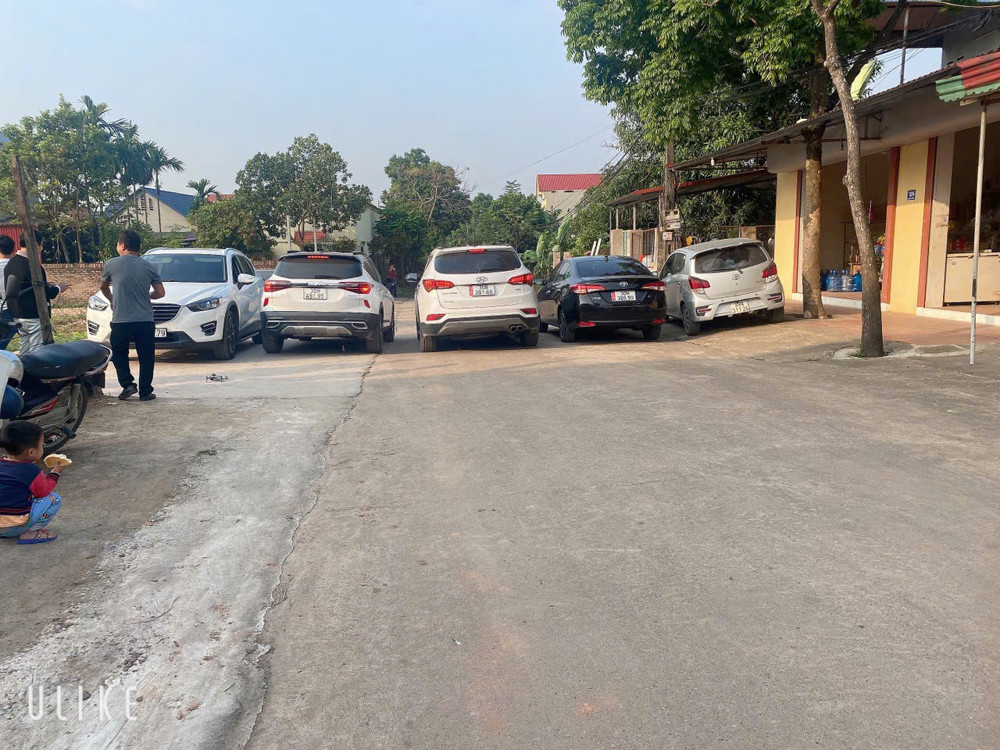 +

TỔNG 8 LÔ FO ĐƯỜNG THÔNG RỘNG 11M  5 LÀN Ô TÔ TRÁNH NHAU  

CAM KÊT HOA HẬU ĐẸP NHẤT THĂNG