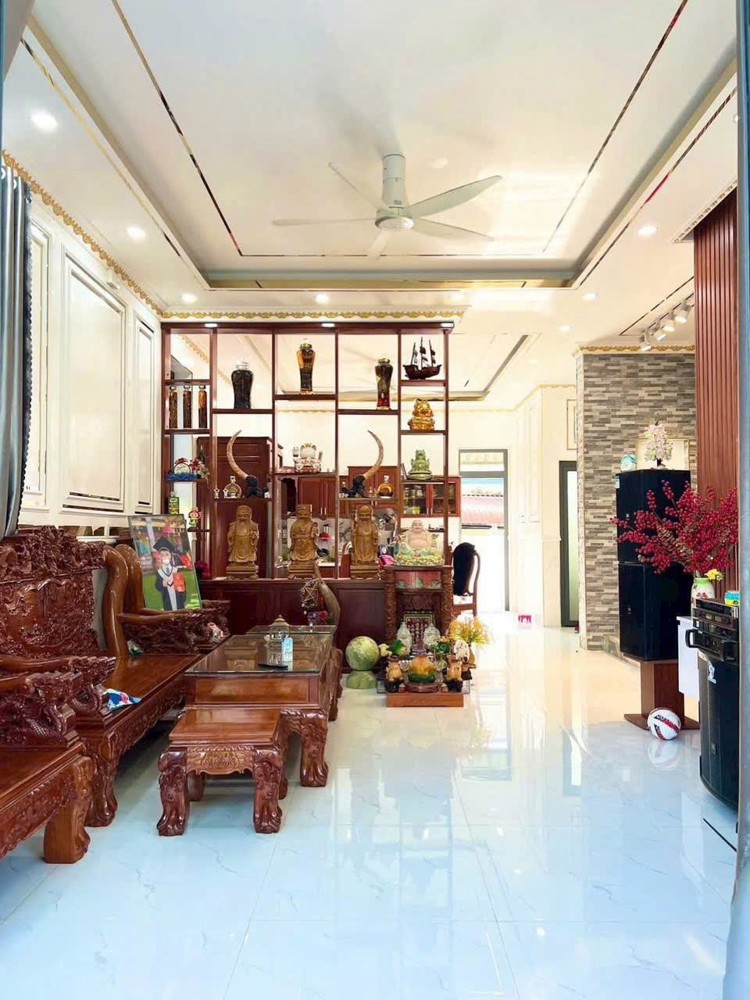 Bán Biệt Thự 1 Trệt 1 Lầu, Góc 3 Mặt Tiền, Tại Kp7, P. Tân Phong. Ngang Đất Rộng 13M