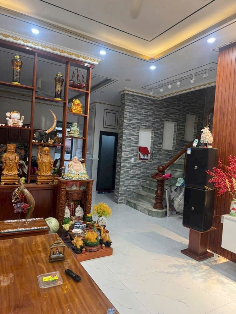 Bán Biệt Thự 1 Trệt 1 Lầu, Góc 3 Mặt Tiền, Tại Kp7, P. Tân Phong. Ngang Đất Rộng 13M