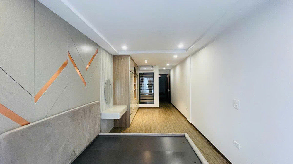 Bán nhà Cổ Linh 45m 7 tầng thang máy phân lô ô tô tránh hơn 16 tỷ