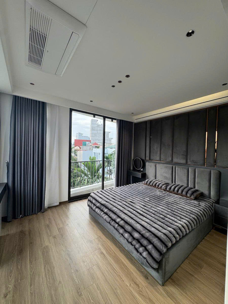 Bán nhà Ngọc Thụy 37m 6 tầng thang máy MT 5m gara ô tô hơn 14 tỷ