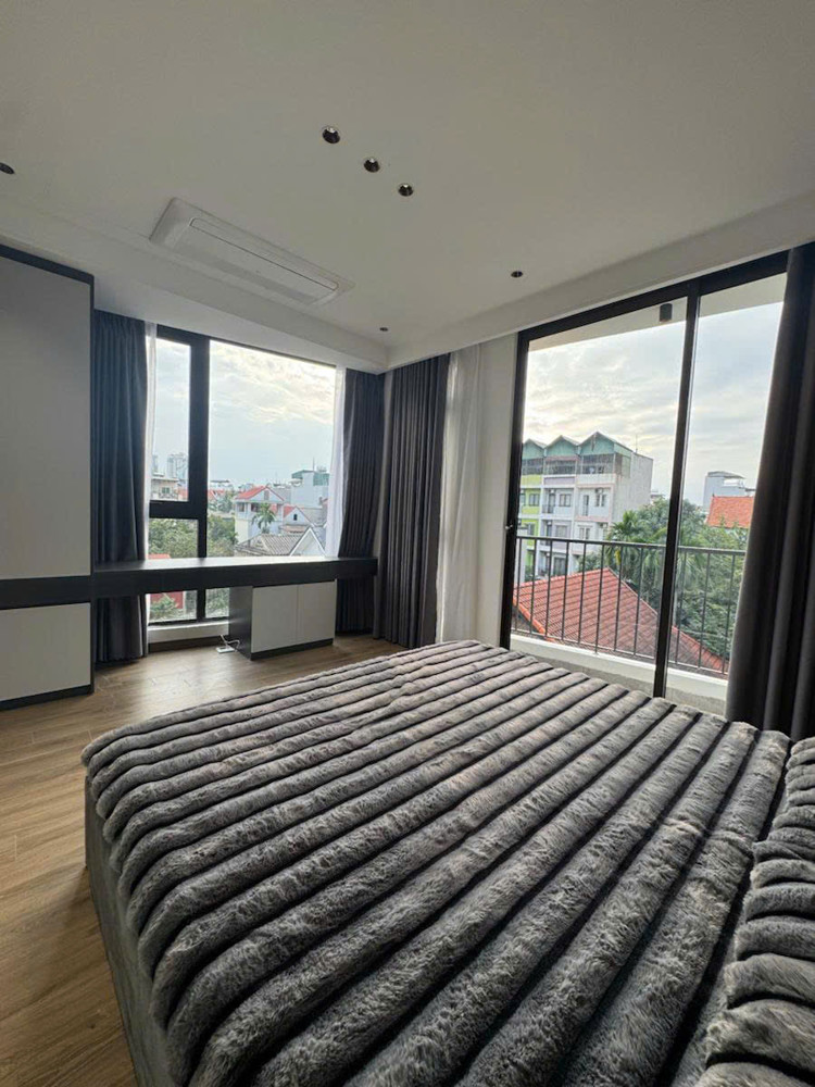 Bán nhà Ngọc Thụy 37m 6 tầng thang máy MT 5m gara ô tô hơn 14 tỷ