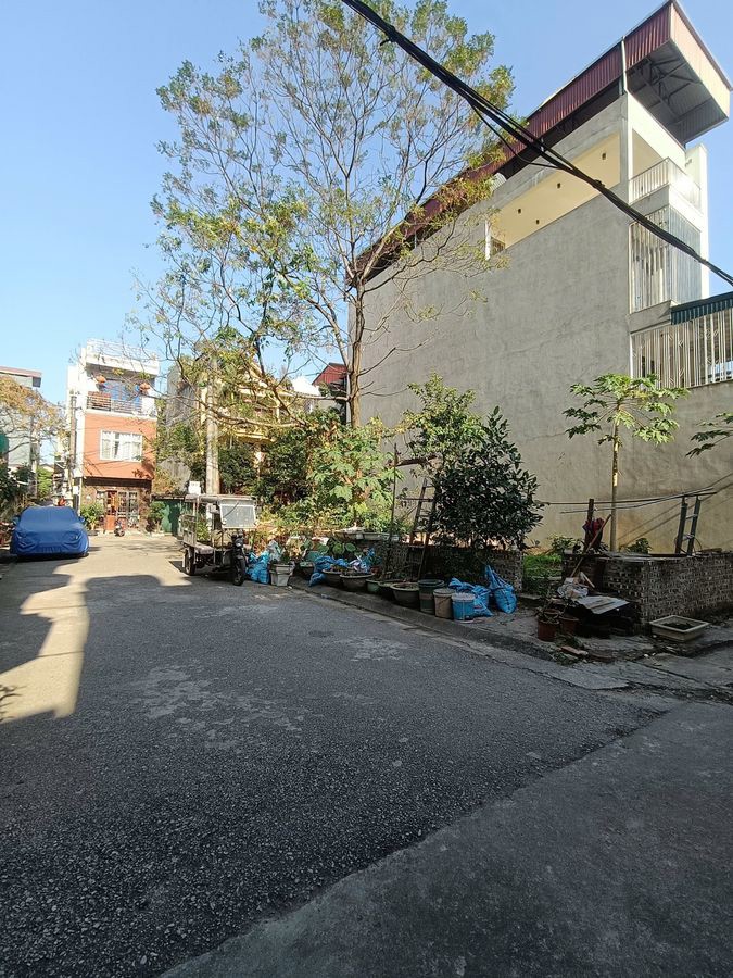 BÁN ĐẤT Phố-Ngô Gia Tự- LÔ GÓC MẶT NGÕ THÔNG OTO 73 m2 X 15.9 tỷ Long Biên Hà Nội