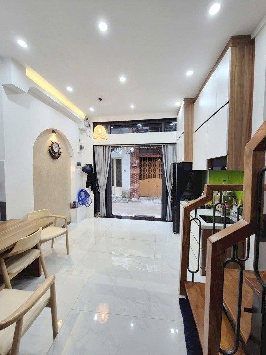 Nhà Hẻm 282 Nguyễn Tri Phương - P. Vườn Lài, Giá : 4,8 Tỉ (Tl)