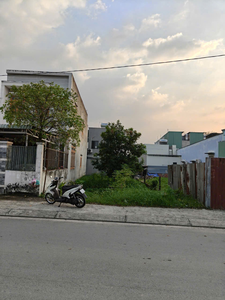 Ông Anh Kẹt Bán Gáp Miếng Đất Mặt Tiền Nguyễn Thị Sáng, Đông Thạnh, Hóc Môn