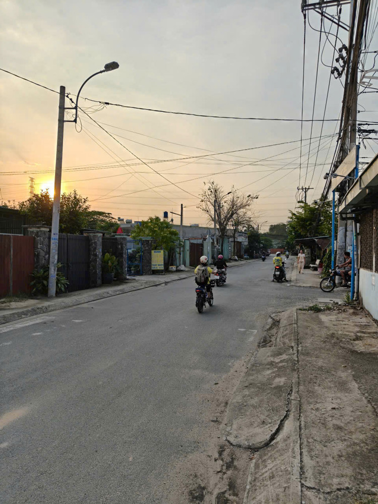 Ông Anh Kẹt Bán Gáp Miếng Đất Mặt Tiền Nguyễn Thị Sáng, Đông Thạnh, Hóc Môn