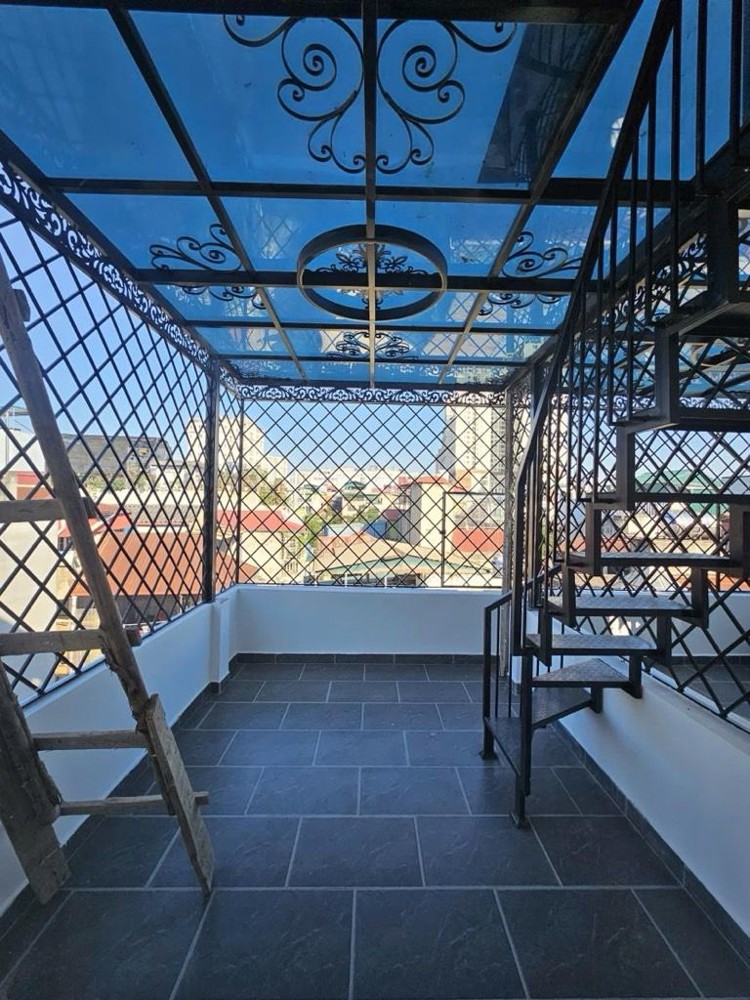 NHỈNH 12 TỶ SỞ HỮU NHÀ MỚI THANG MÁY GIÁP BÁT, 42M2 X 5 TẦNG