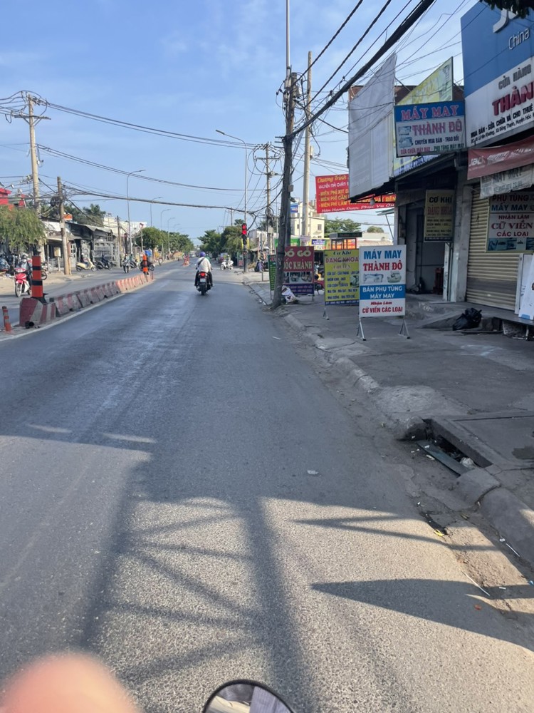 Bán nhà mặt tiền 8,4x35m giá 11 tỷ Đường Bùi Công Trừng