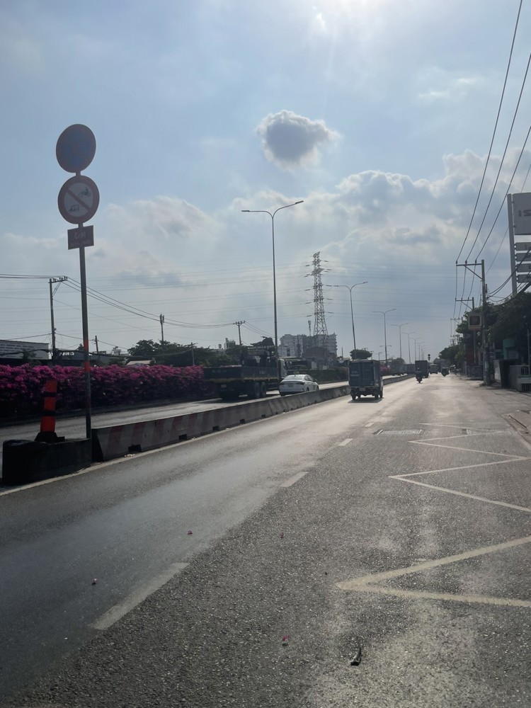 Bán đất 3 mặt tiền 50x100m giá 280 tỷ Đường Quốc Lộ 1A